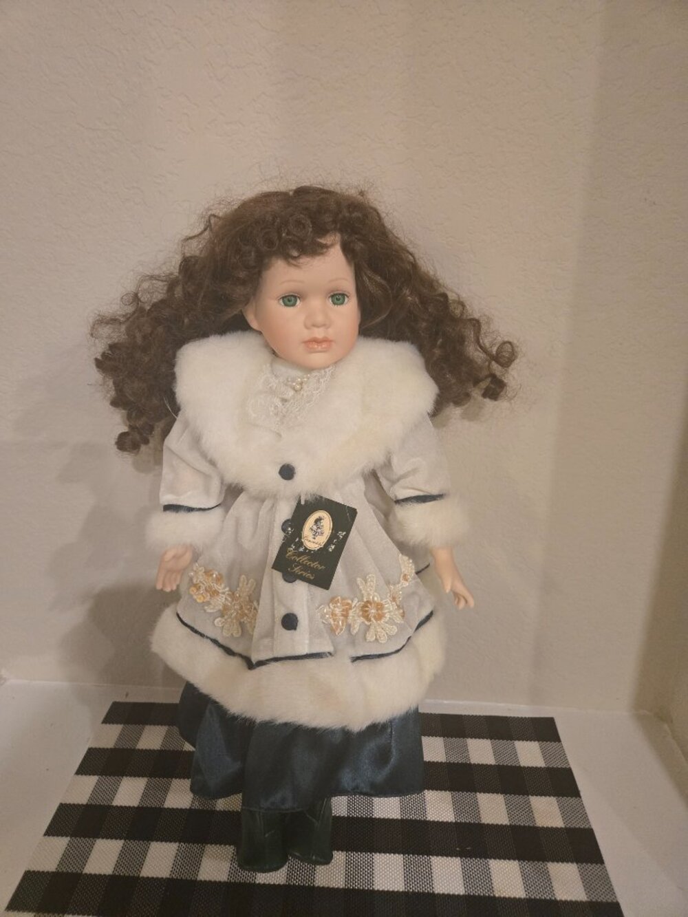 GEPPEDDO Collections Series Porcelain doll - Picture 5 of 13